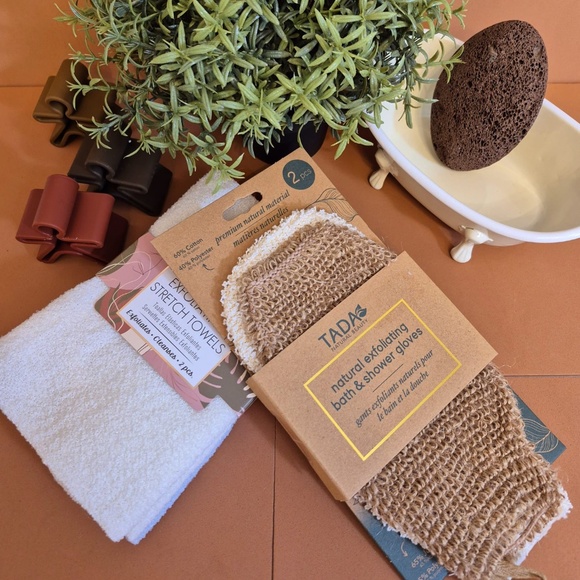Exfoliating Set (Gloves & Towels) - Picture 1 of 3
